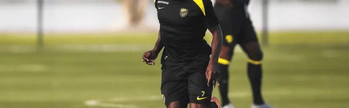 KAIYUN-吉达联合向坎特提供一年降薪续约合同，费内巴切欲买断签约|利雅得体育报|高龄球员合同|恩戈洛·坎特|吉达联合足球俱乐部|达尼洛-佩雷拉_新浪体育_新浪新闻